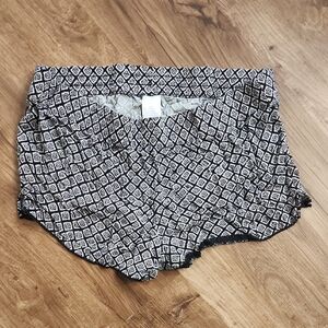 Secret Treasures Black and White Geometric Sleep Shorts